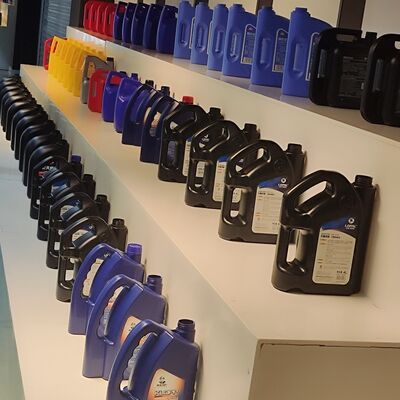 acheter Fabrique Fabriqué Vente 1-5L Couche Solvant ligne de remplissage Contrôle entièrement automatique online manufacture