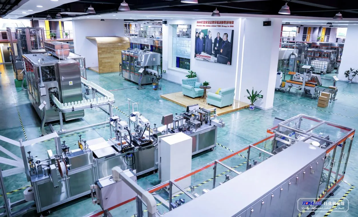 ODM Machine automatique de remplissage de bouteilles d'huile et d'antigel liquide multi-tête exclusive brevetée 15