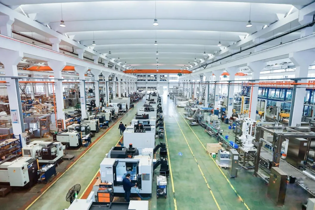 Machine automatique de remplissage de lubrifiants chimiques pour l'industrie 10